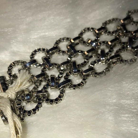 Silver chain link Jessica Simpson bracelet - Picture 2 of 4